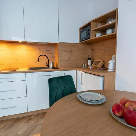 Wola Tower Apartment *