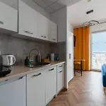 아파트 Wola Tower *