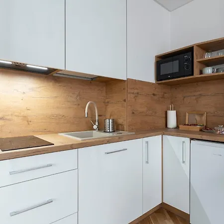 Wola Tower Apartman
