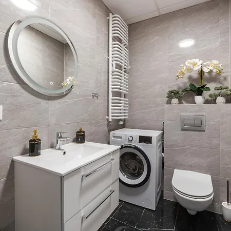 Apartman Wola Tower Varsó