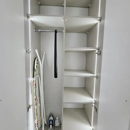 Apartman Wola Tower Varsó
