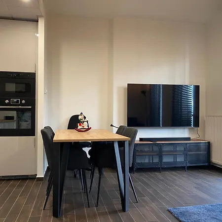 Wola Tower דירה *