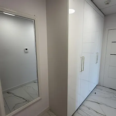 Wola Tower Apartment *